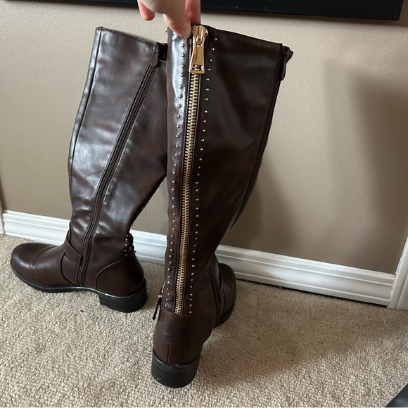 Size 7.5 brown riding style boots - Picture 2 of 2